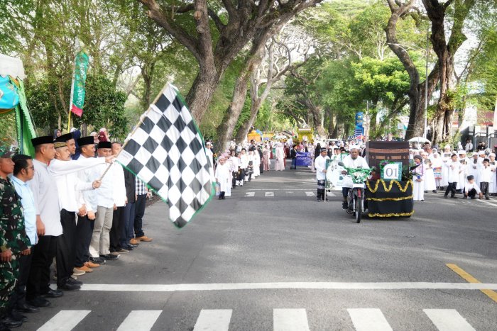 Gema shalawat warnai pawai ta'aruf 1 Muharram 1446 Hijriah di Sabang