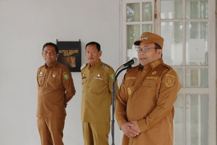 Wali Kota Sabang imbau masyarakat antar anak di hari pertama masuk sekolah